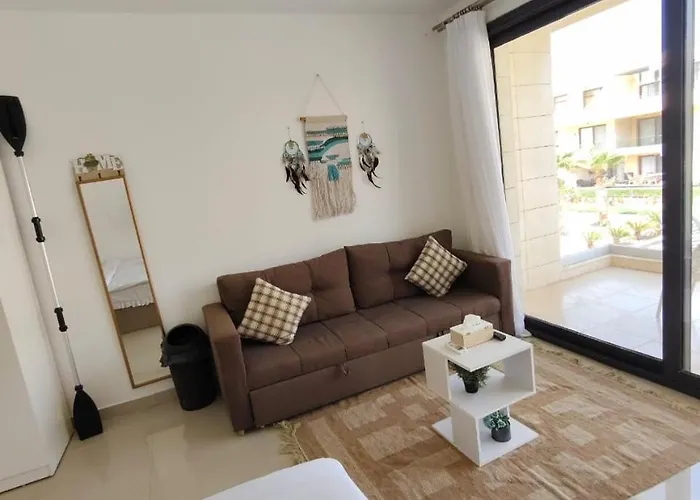 G-cribs Pool View Apartment *